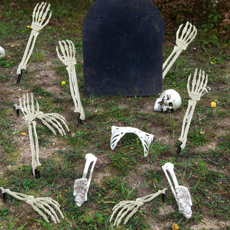 Decorazioni per giardino con pali a forma di braccia di scheletro per Halloween