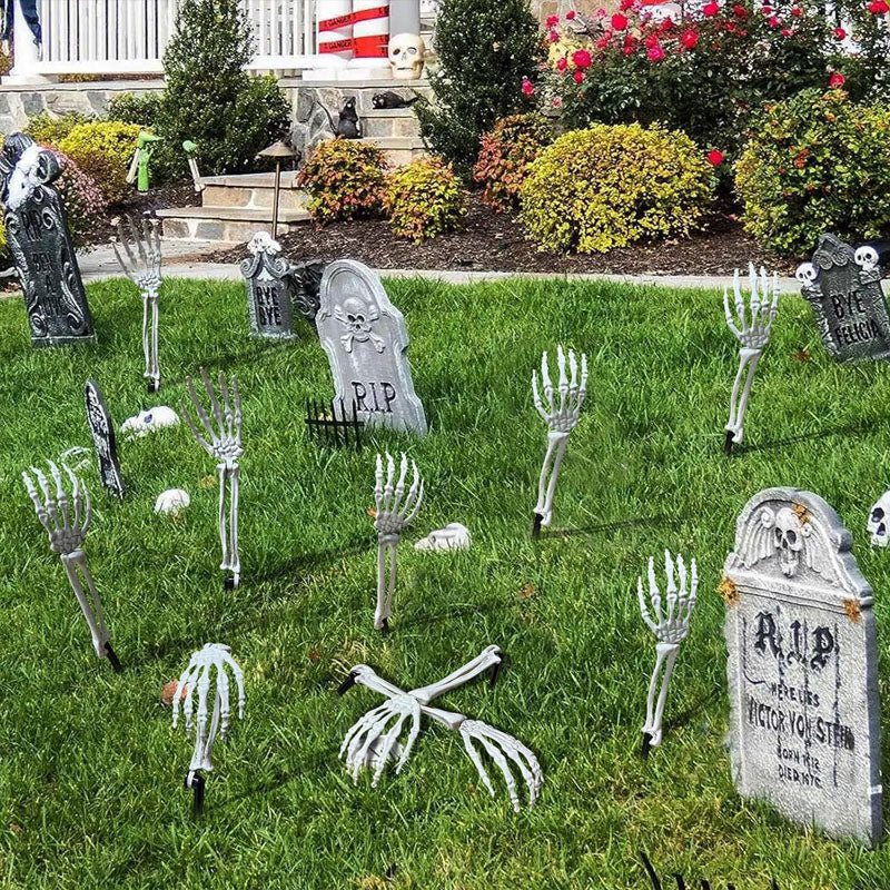 Decorazioni per giardino con pali a forma di braccia di scheletro per Halloween
